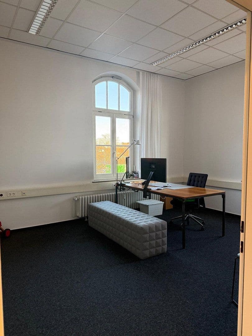Prenájom kancelárie 139 m², Theodor-Heuss-Allee 21, Bremen, Brémy Prenájom kancelárie 139 m², Theodor-Heuss-Allee 21, Bremen, Brémy