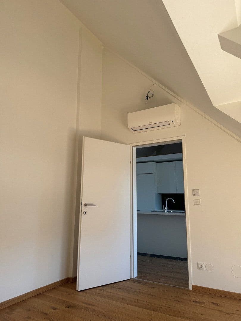 Prenájom bytu 3-izbový 84 m², Wien, Viedeň Prenájom bytu 3-izbový 84 m², Wien, Viedeň