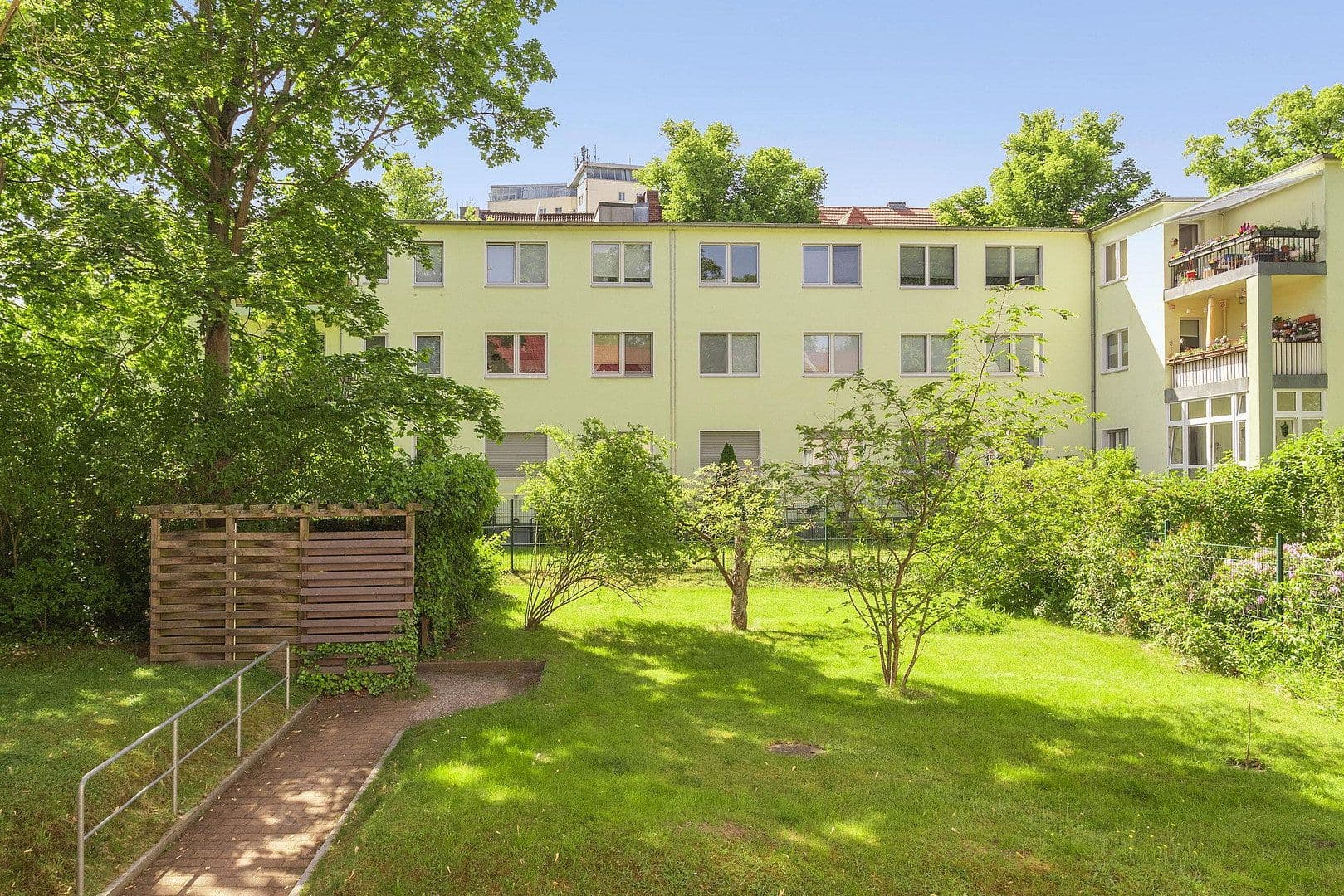Predaj bytu 3-izbový 68 m², Berlin, Berlín Predaj bytu 3-izbový 68 m², Berlin, Berlín