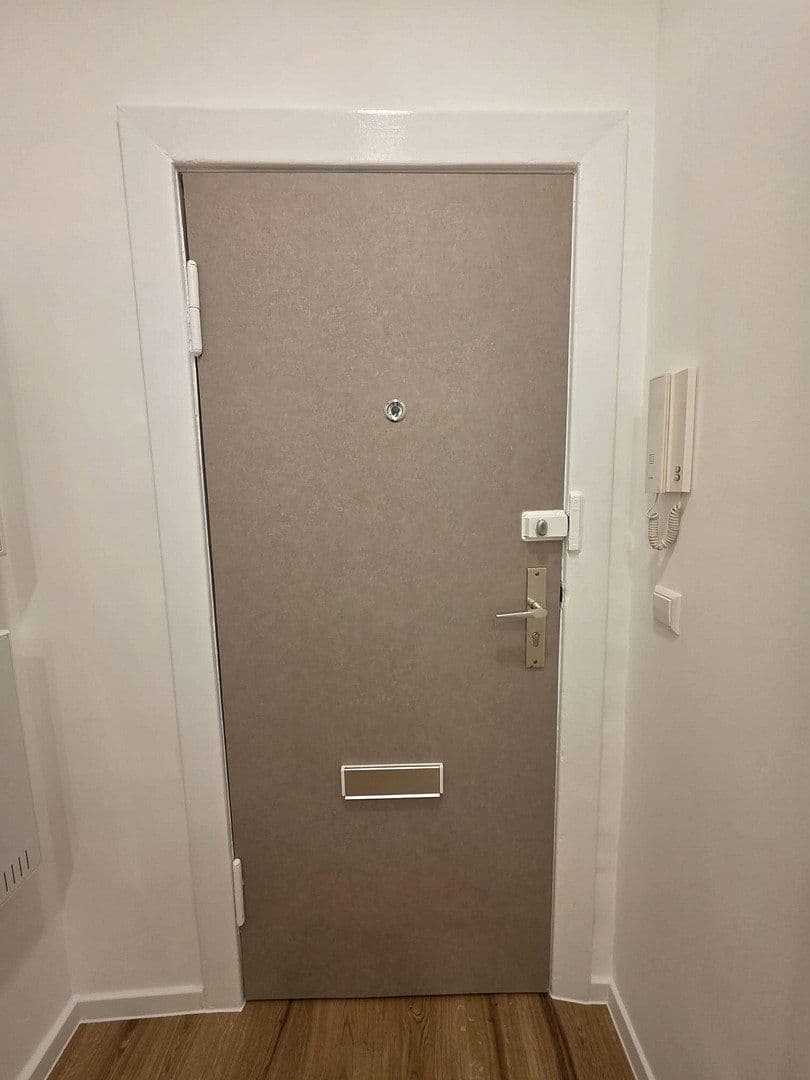 Predaj bytu 3-izbový 68 m², Berlin, Berlín Predaj bytu 3-izbový 68 m², Berlin, Berlín