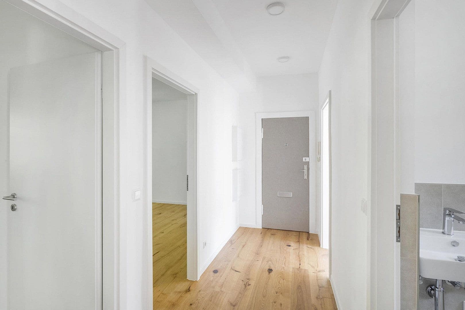 Predaj bytu 3-izbový 68 m², Berlin, Berlín Predaj bytu 3-izbový 68 m², Berlin, Berlín