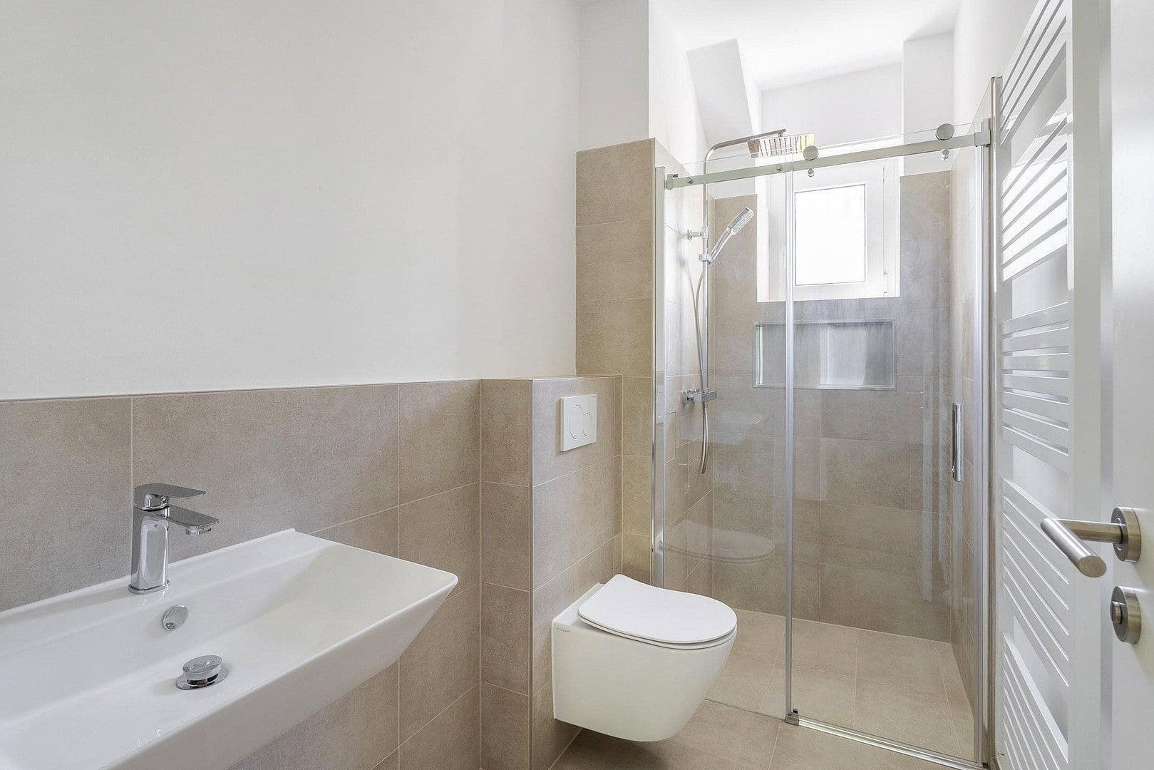 Predaj bytu 3-izbový 68 m², Berlin, Berlín Predaj bytu 3-izbový 68 m², Berlin, Berlín