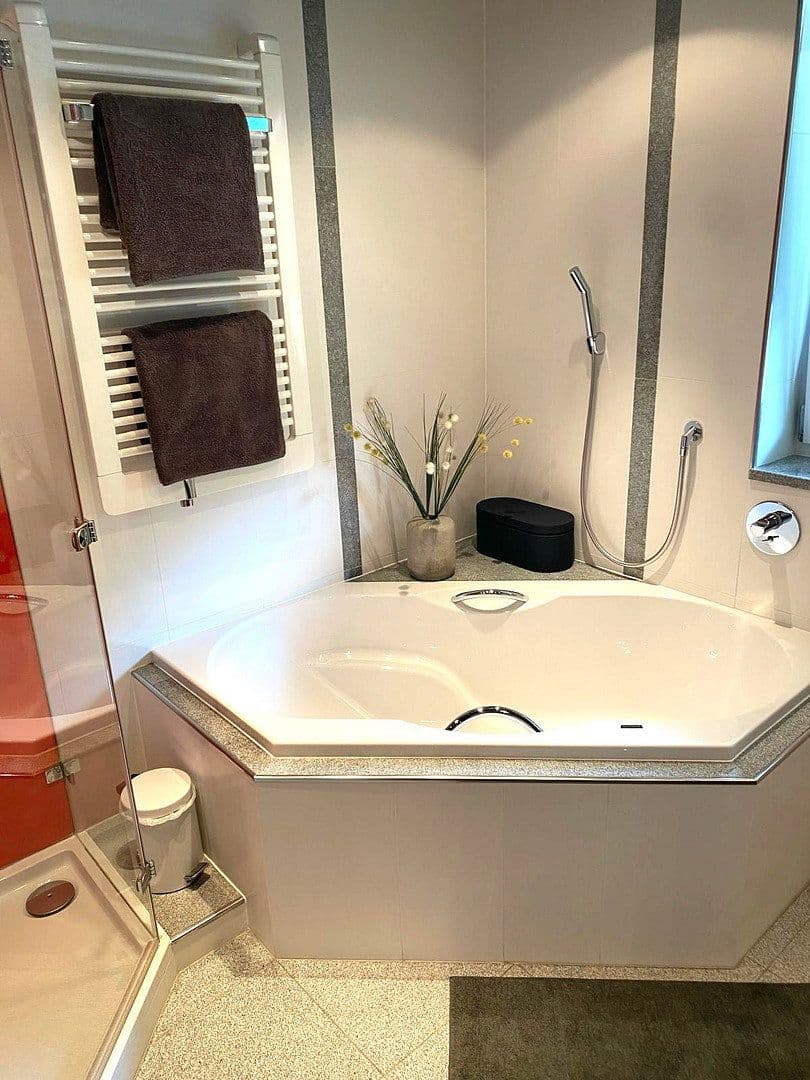 Predaj domu 160 m², pozemok 950 m², Hainstraße 15, Billigheim, Bádensko-Wurttembersko Predaj domu 160 m², pozemok 950 m², Hainstraße 15, Billigheim, Bádensko-Wurttembersko