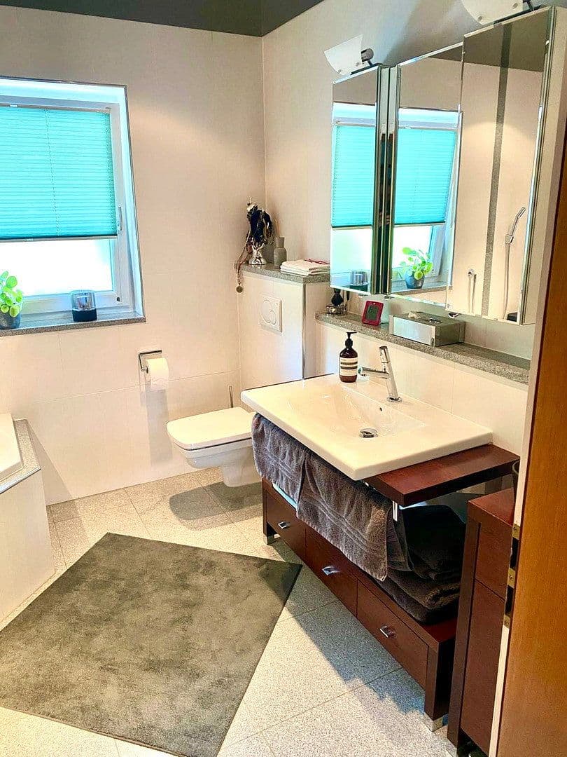 Predaj domu 160 m², pozemok 950 m², Hainstraße 15, Billigheim, Bádensko-Wurttembersko Predaj domu 160 m², pozemok 950 m², Hainstraße 15, Billigheim, Bádensko-Wurttembersko