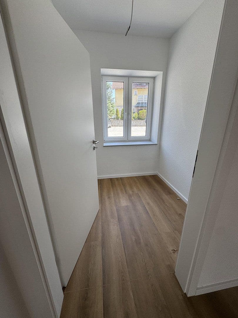 Prenájom bytu 3-izbový 113 m², Crailsheimer Str. 2, Frankenhardt, Bádensko-Wurttembersko Prenájom bytu 3-izbový 113 m², Crailsheimer Str. 2, Frankenhardt, Bádensko-Wurttembersko