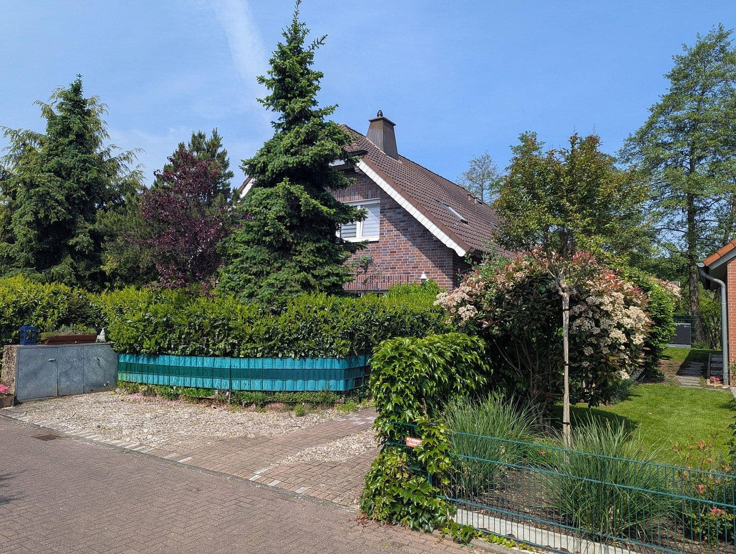 Predaj domu 216 m², pozemok 432 m², Langenfeld (Rheinland), Severné Porýnie - Westfálsko Predaj domu 216 m², pozemok 432 m², Langenfeld (Rheinland), Severné Porýnie - Westfálsko