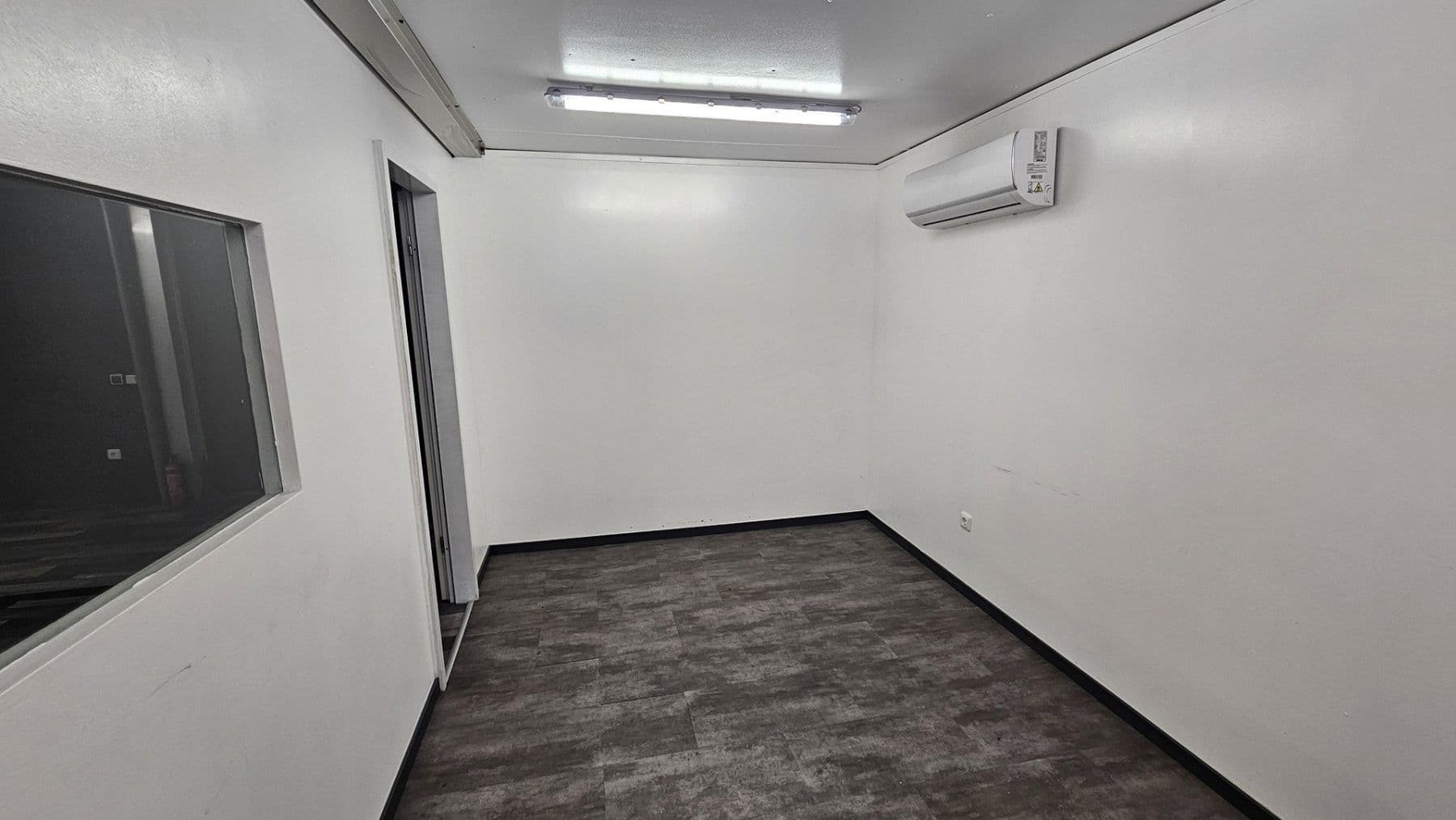 Prenájom garáže 560 m², Linnnicherstr 88, Alsdorf, Severné Porýnie - Westfálsko Prenájom garáže 560 m², Linnnicherstr 88, Alsdorf, Severné Porýnie - Westfálsko