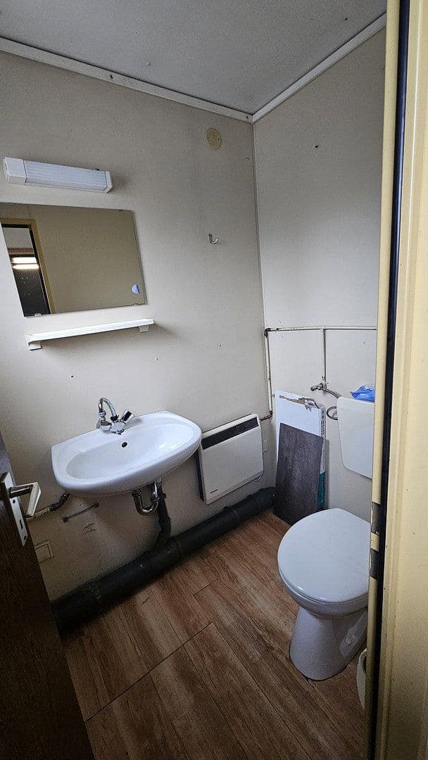 Prenájom garáže 560 m², Linnnicherstr 88, Alsdorf, Severné Porýnie - Westfálsko Prenájom garáže 560 m², Linnnicherstr 88, Alsdorf, Severné Porýnie - Westfálsko