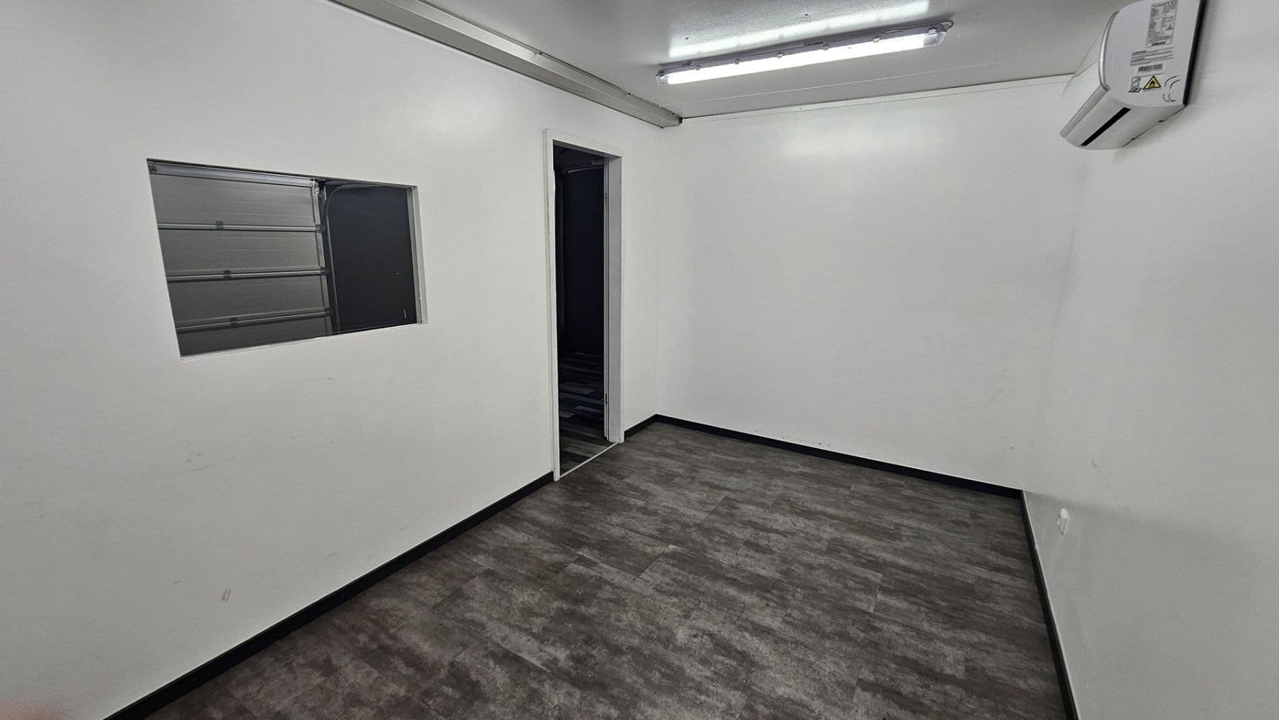 Prenájom garáže 560 m², Linnnicherstr 88, Alsdorf, Severné Porýnie - Westfálsko Prenájom garáže 560 m², Linnnicherstr 88, Alsdorf, Severné Porýnie - Westfálsko