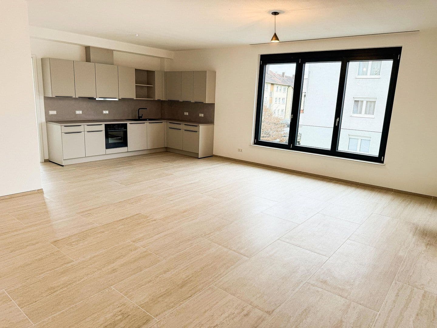 Prenájom bytu 4-izbový 124 m², Justinus-Kerner-Str. 23, Denkendorf, Bádensko-Wurttembersko Prenájom bytu 4-izbový 124 m², Justinus-Kerner-Str. 23, Denkendorf, Bádensko-Wurttembersko
