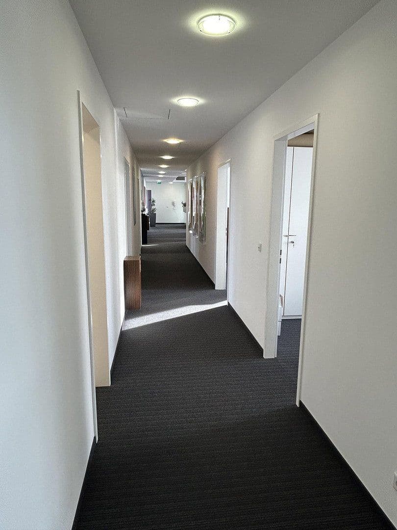 Prenájom kancelárie 350 m², Elisabeth-Selbert-Str. 19, Langenfeld (Rheinland), Severné Porýnie - Westfálsko Prenájom kancelárie 350 m², Elisabeth-Selbert-Str. 19, Langenfeld (Rheinland), Severné Porýnie - Westfálsko