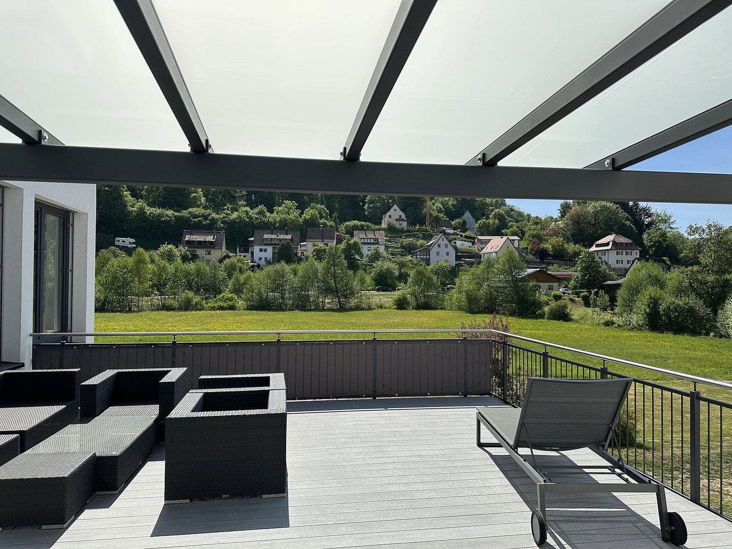 Prenájom bytu 6-izbový 304 m², Badstr. 131, Egloffstein, Bavorsko Prenájom bytu 6-izbový 304 m², Badstr. 131, Egloffstein, Bavorsko