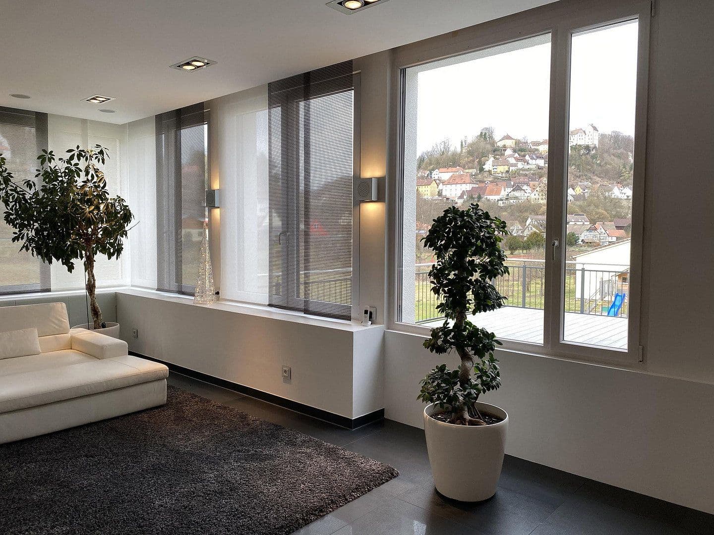 Prenájom bytu 6-izbový 304 m², Badstr. 131, Egloffstein, Bavorsko Prenájom bytu 6-izbový 304 m², Badstr. 131, Egloffstein, Bavorsko
