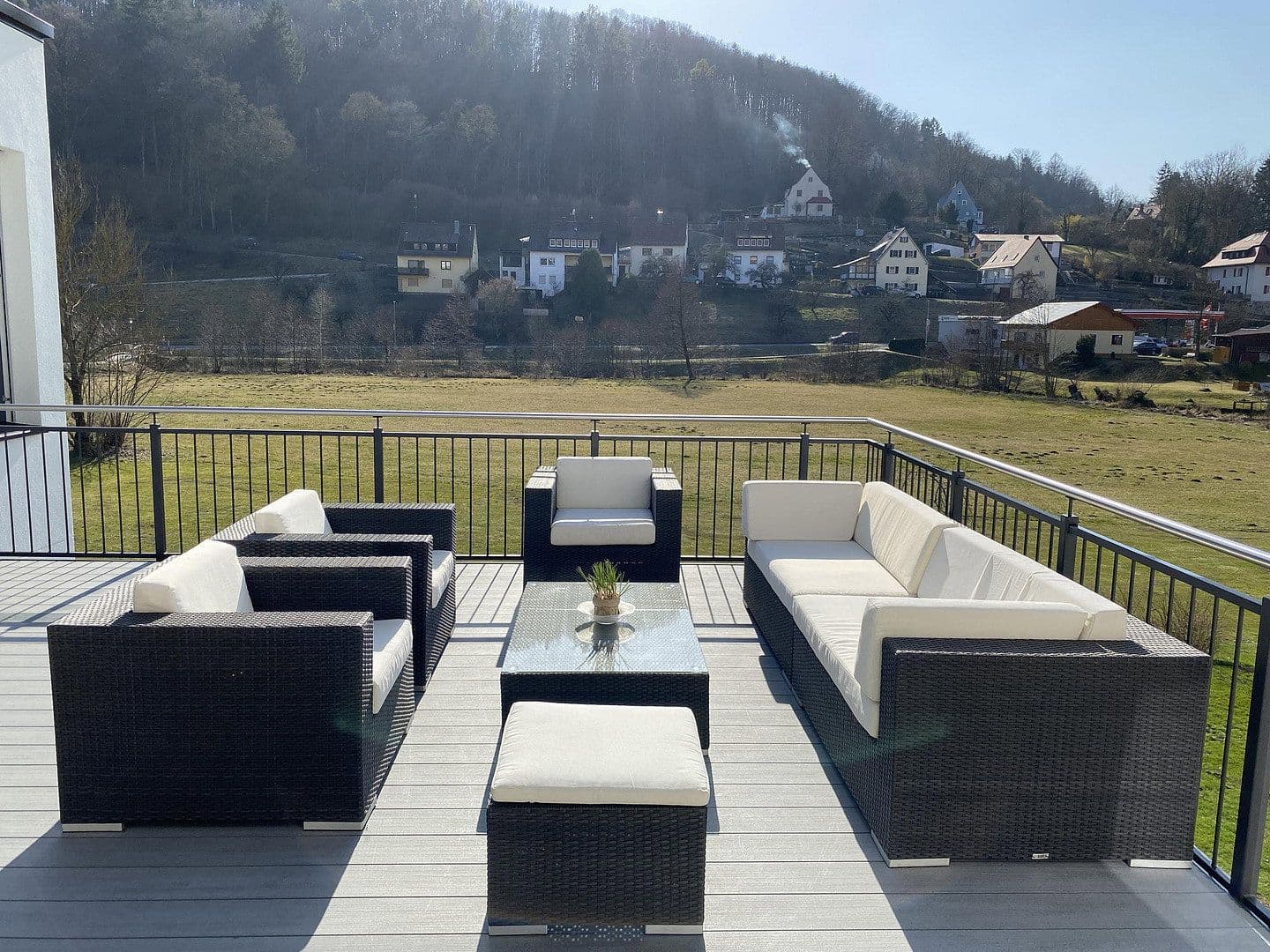 Prenájom bytu 6-izbový 304 m², Badstr. 131, Egloffstein, Bavorsko Prenájom bytu 6-izbový 304 m², Badstr. 131, Egloffstein, Bavorsko