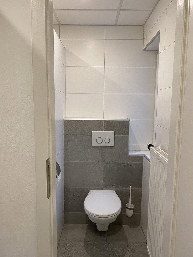 Prenájom bytu 6-izbový 304 m², Badstr. 131, Egloffstein, Bavorsko Prenájom bytu 6-izbový 304 m², Badstr. 131, Egloffstein, Bavorsko