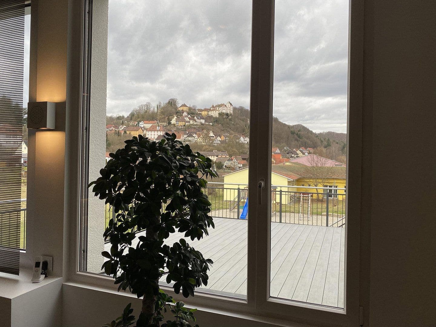 Prenájom bytu 6-izbový 304 m², Badstr. 131, Egloffstein, Bavorsko Prenájom bytu 6-izbový 304 m², Badstr. 131, Egloffstein, Bavorsko