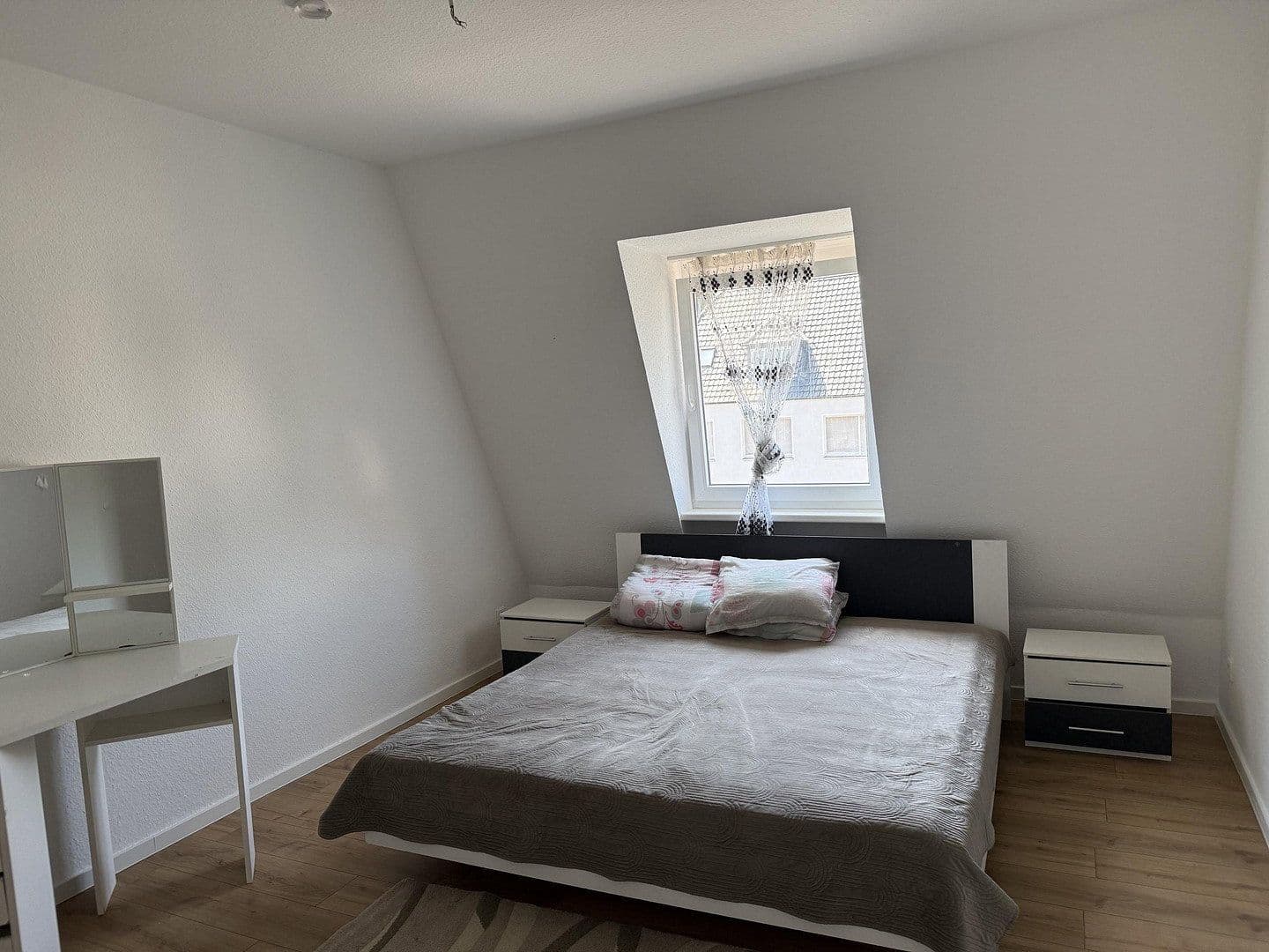 Prenájom bytu 3-izbový 80 m², Osnabrück, Dolné Sasko Prenájom bytu 3-izbový 80 m², Osnabrück, Dolné Sasko