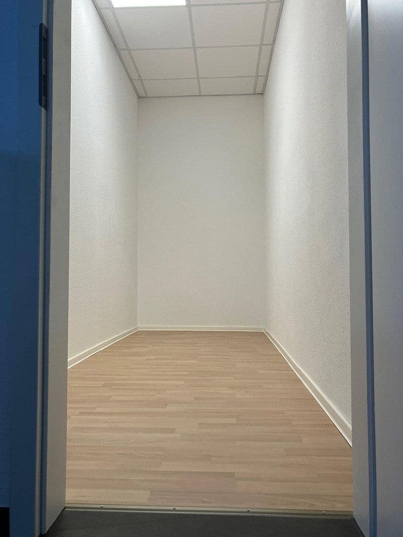 Prenájom bytu 2-izbový 68 m², Hohenheimer Str. 11, Leinfelden-Echterdingen, Bádensko-Wurttembersko Prenájom bytu 2-izbový 68 m², Hohenheimer Str. 11, Leinfelden-Echterdingen, Bádensko-Wurttembersko