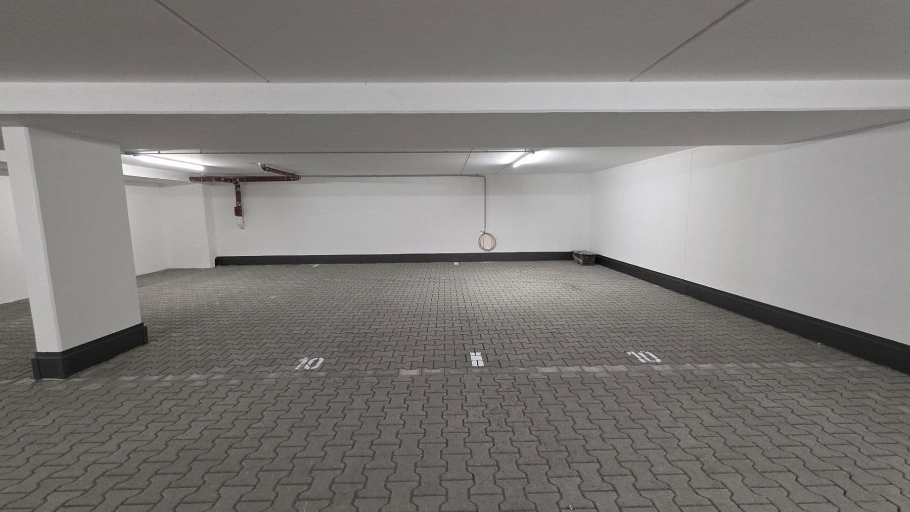 Prenájom bytu 4-izbový 114 m², Trier, Porýnie-Falcko Prenájom bytu 4-izbový 114 m², Trier, Porýnie-Falcko