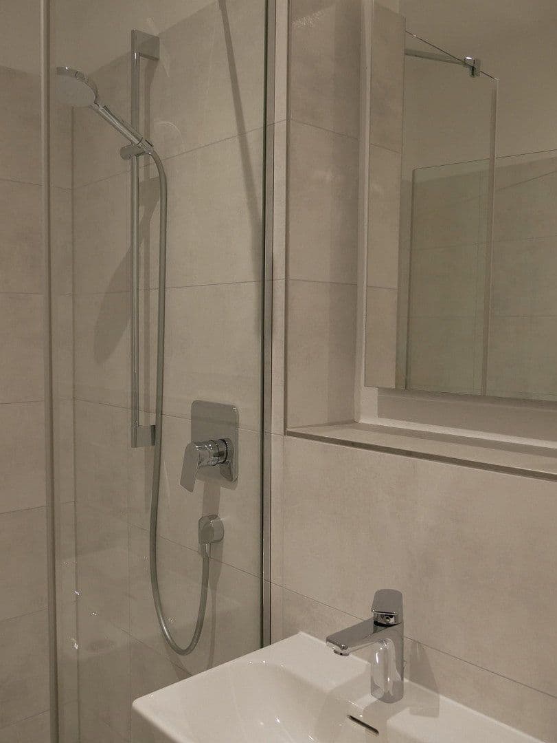 Prenájom bytu 4-izbový 114 m², Trier, Porýnie-Falcko Prenájom bytu 4-izbový 114 m², Trier, Porýnie-Falcko