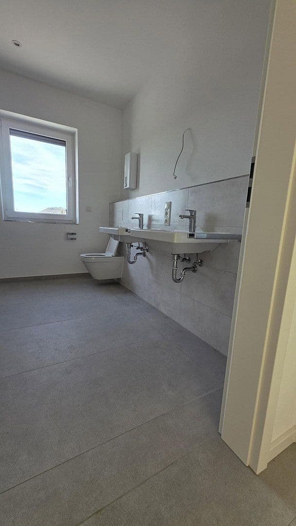 Prenájom bytu 4-izbový 114 m², Trier, Porýnie-Falcko Prenájom bytu 4-izbový 114 m², Trier, Porýnie-Falcko