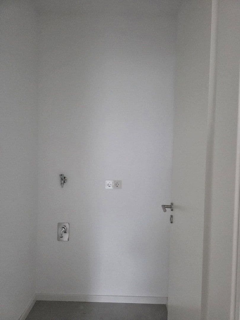 Prenájom bytu 4-izbový 114 m², Trier, Porýnie-Falcko Prenájom bytu 4-izbový 114 m², Trier, Porýnie-Falcko