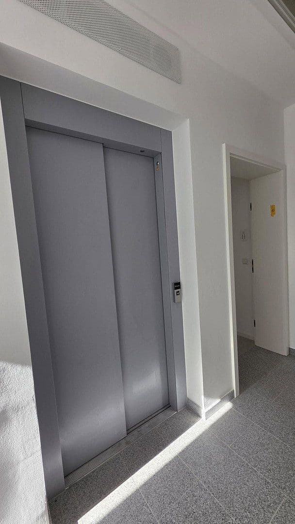 Prenájom bytu 4-izbový 114 m², Trier, Porýnie-Falcko Prenájom bytu 4-izbový 114 m², Trier, Porýnie-Falcko