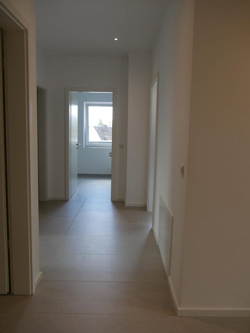 Prenájom bytu 4-izbový 114 m², Trier, Porýnie-Falcko Prenájom bytu 4-izbový 114 m², Trier, Porýnie-Falcko