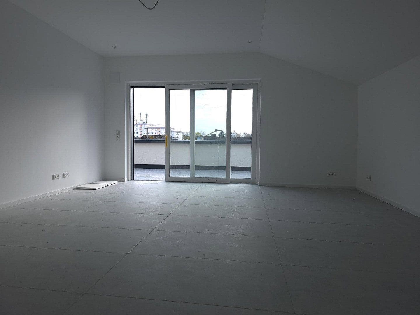 Prenájom bytu 4-izbový 114 m², Trier, Porýnie-Falcko Prenájom bytu 4-izbový 114 m², Trier, Porýnie-Falcko
