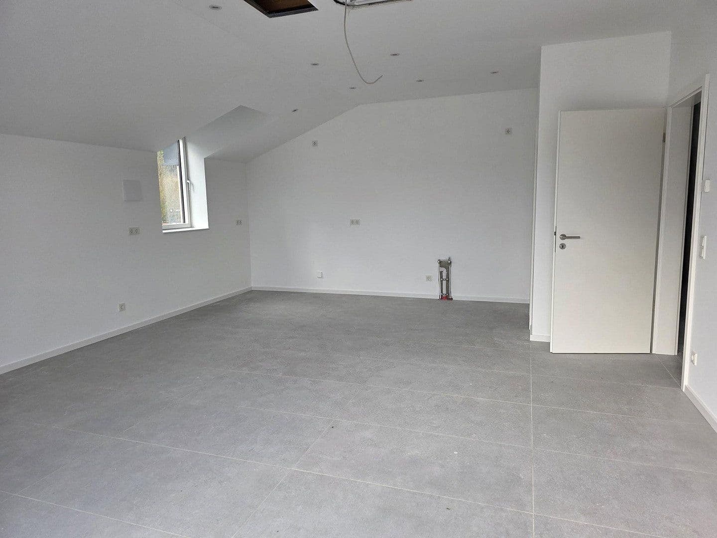 Prenájom bytu 4-izbový 114 m², Trier, Porýnie-Falcko Prenájom bytu 4-izbový 114 m², Trier, Porýnie-Falcko