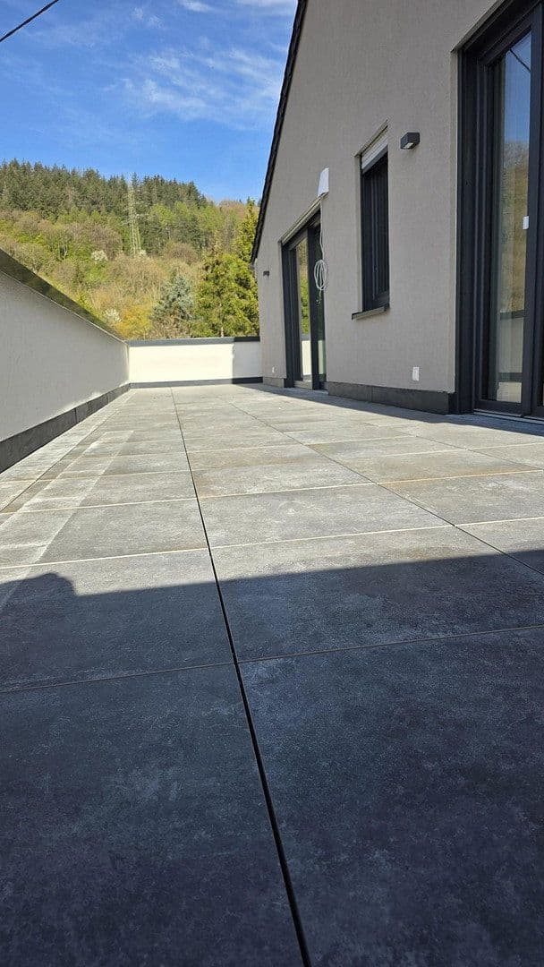 Prenájom bytu 4-izbový 114 m², Trier, Porýnie-Falcko Prenájom bytu 4-izbový 114 m², Trier, Porýnie-Falcko