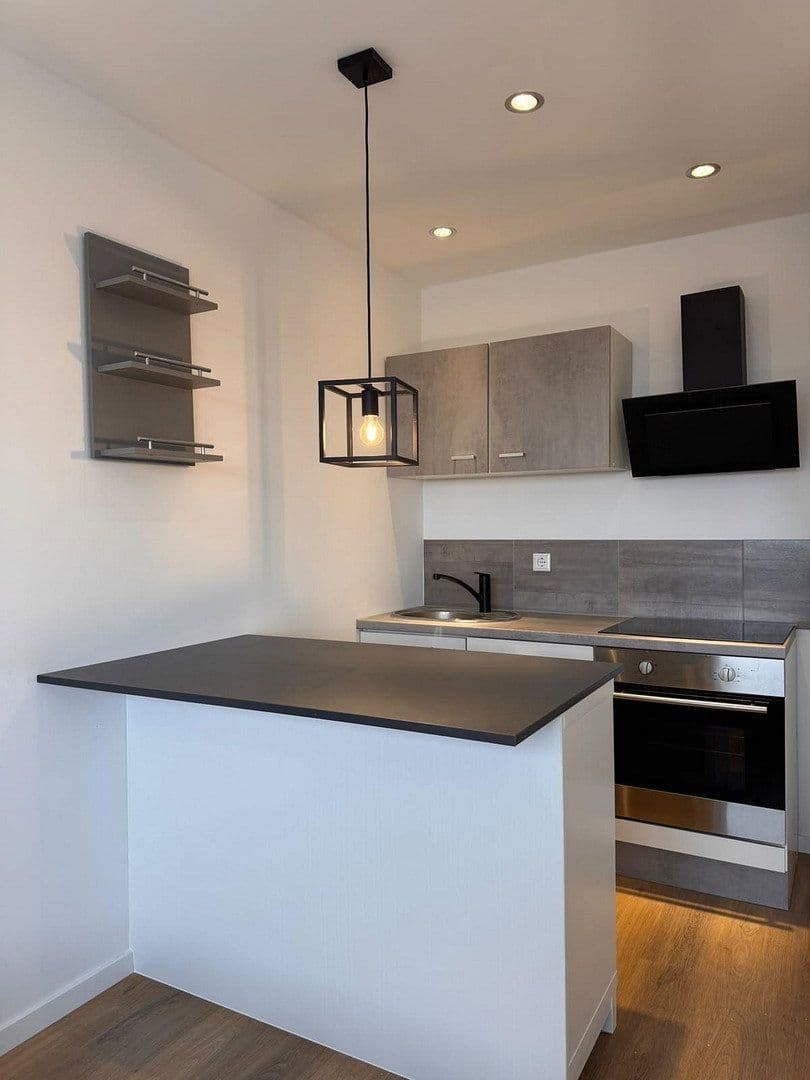 Prenájom bytu 1-izbový 25 m², Liebigstrasse 12, Karlsruhe, Bádensko-Wurttembersko Prenájom bytu 1-izbový 25 m², Liebigstrasse 12, Karlsruhe, Bádensko-Wurttembersko