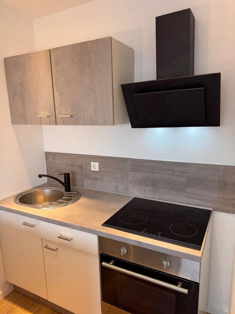 Prenájom bytu 1-izbový 25 m², Liebigstrasse 12, Karlsruhe, Bádensko-Wurttembersko Prenájom bytu 1-izbový 25 m², Liebigstrasse 12, Karlsruhe, Bádensko-Wurttembersko