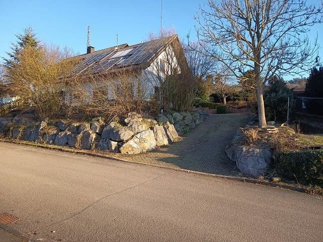 Predaj domu 124 m², pozemok 856 m², Frankenau, Hesensko Predaj domu 124 m², pozemok 856 m², Frankenau, Hesensko