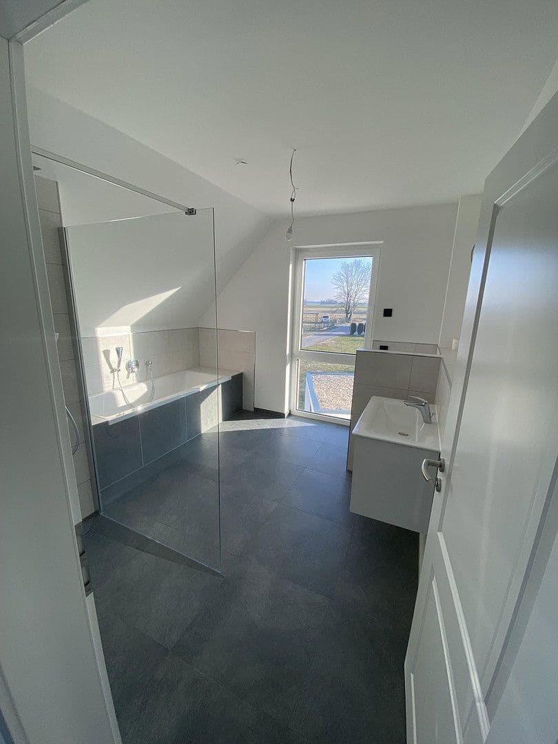 Predaj domu 151 m², pozemok 980 m², Ponnsdorfer Weg 4 A, Sonnewalde, Brandenbursko Predaj domu 151 m², pozemok 980 m², Ponnsdorfer Weg 4 A, Sonnewalde, Brandenbursko