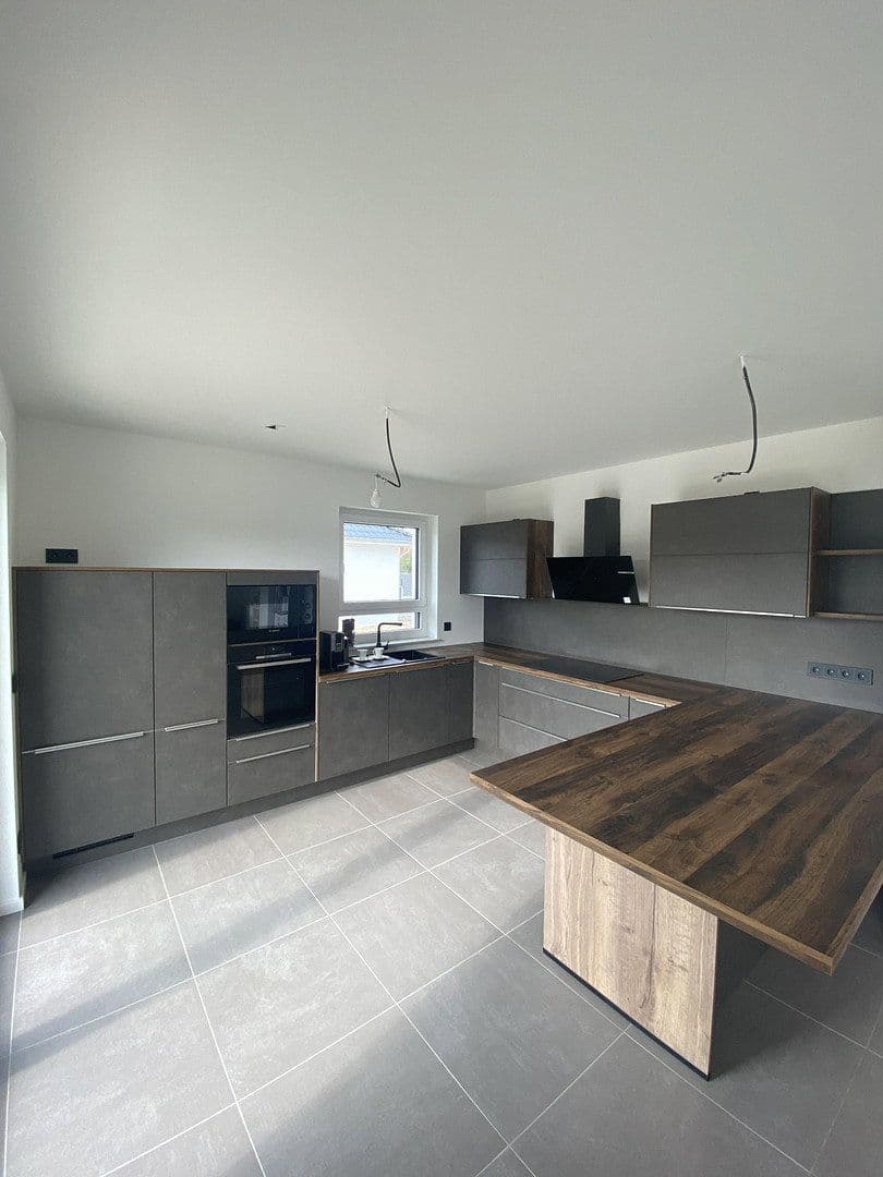 Predaj domu 151 m², pozemok 980 m², Ponnsdorfer Weg 4 A, Sonnewalde, Brandenbursko Predaj domu 151 m², pozemok 980 m², Ponnsdorfer Weg 4 A, Sonnewalde, Brandenbursko