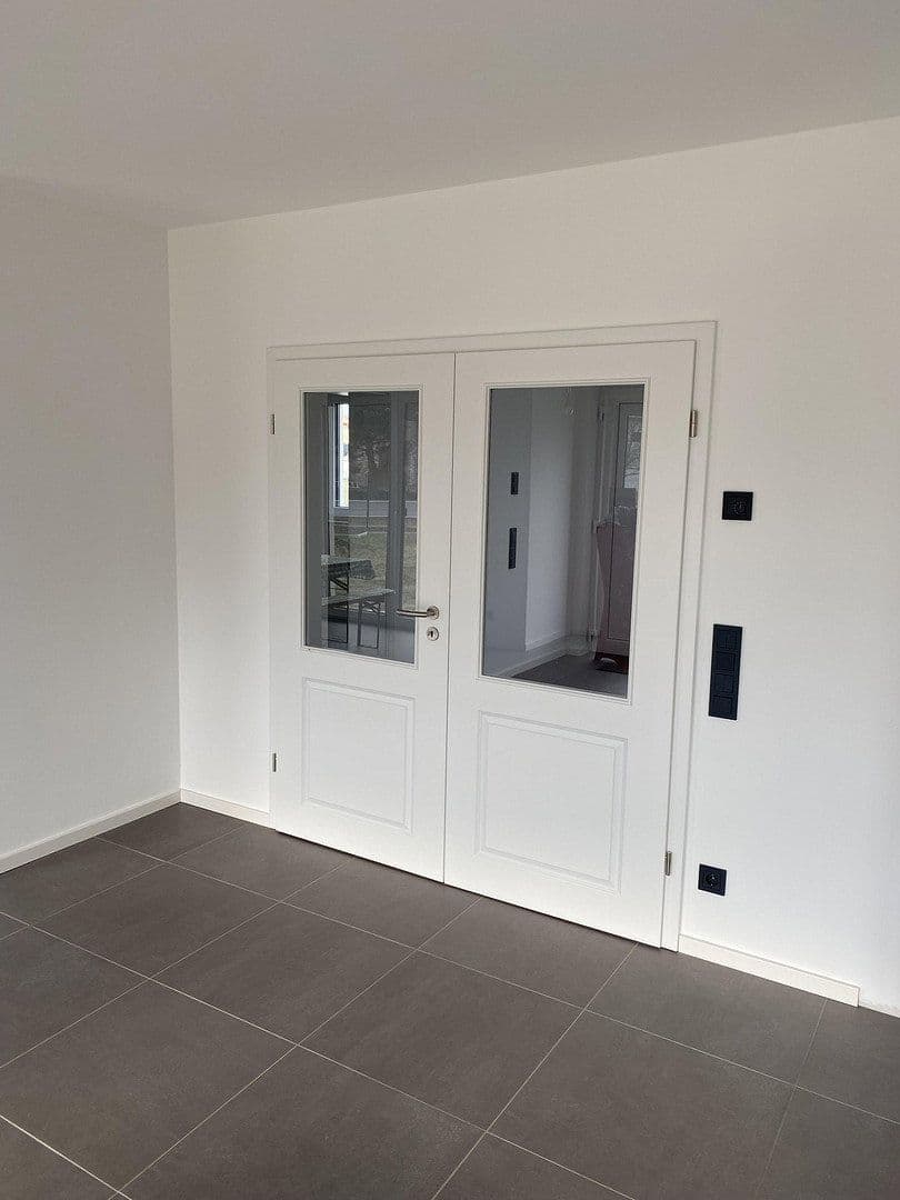 Predaj domu 151 m², pozemok 980 m², Ponnsdorfer Weg 4 A, Sonnewalde, Brandenbursko Predaj domu 151 m², pozemok 980 m², Ponnsdorfer Weg 4 A, Sonnewalde, Brandenbursko