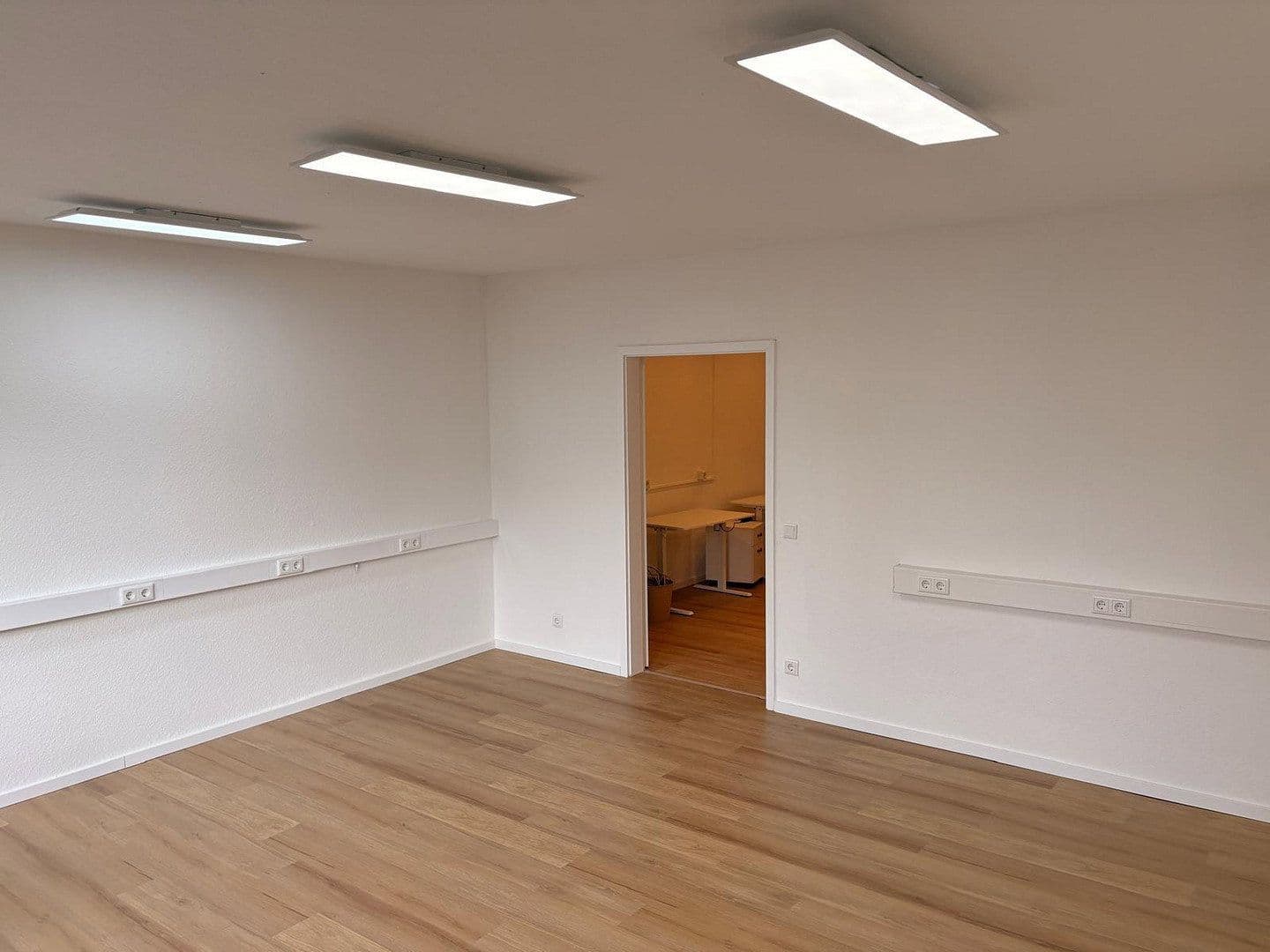 Prenájom kancelárie 89 m², Monheim am Rhein, Severné Porýnie - Westfálsko Prenájom kancelárie 89 m², Monheim am Rhein, Severné Porýnie - Westfálsko