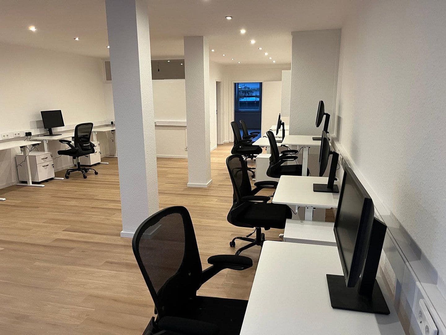 Prenájom kancelárie 89 m², Monheim am Rhein, Severné Porýnie - Westfálsko Prenájom kancelárie 89 m², Monheim am Rhein, Severné Porýnie - Westfálsko