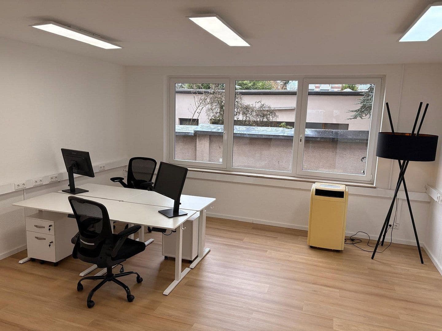 Prenájom kancelárie 89 m², Monheim am Rhein, Severné Porýnie - Westfálsko Prenájom kancelárie 89 m², Monheim am Rhein, Severné Porýnie - Westfálsko