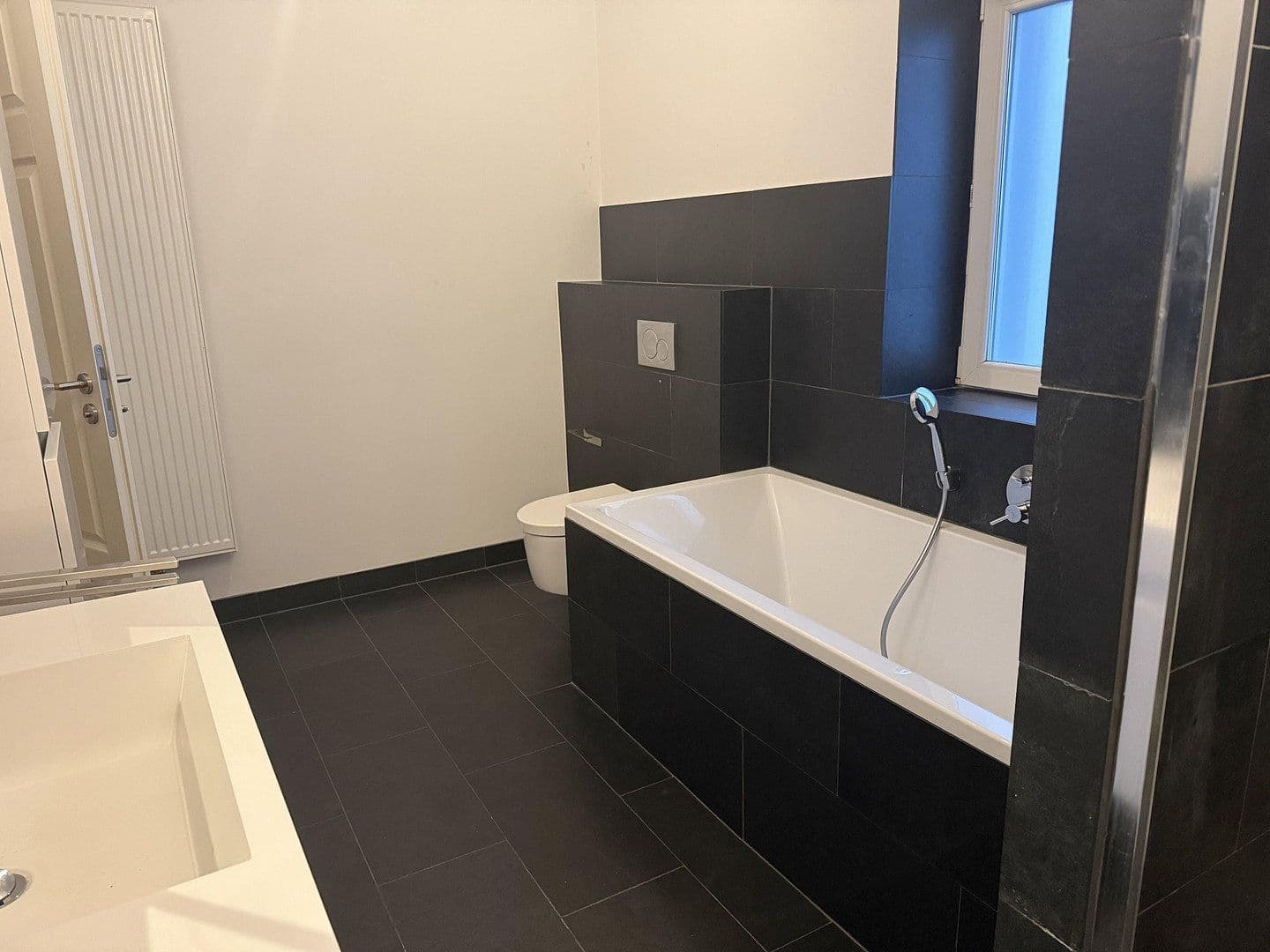 Prenájom domu 120 m², pozemok 200 m², Frankfurt, Hesensko Prenájom domu 120 m², pozemok 200 m², Frankfurt, Hesensko