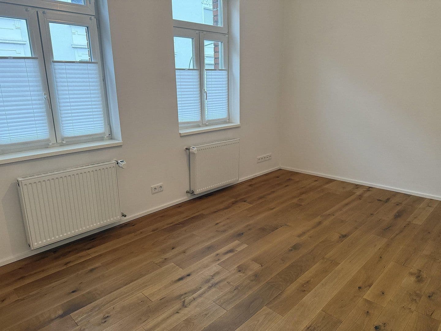 Prenájom domu 120 m², pozemok 200 m², Frankfurt, Hesensko Prenájom domu 120 m², pozemok 200 m², Frankfurt, Hesensko