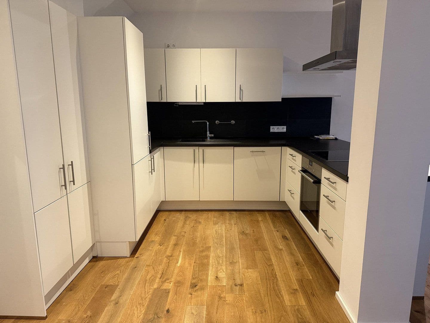 Prenájom domu 120 m², pozemok 200 m², Frankfurt, Hesensko Prenájom domu 120 m², pozemok 200 m², Frankfurt, Hesensko