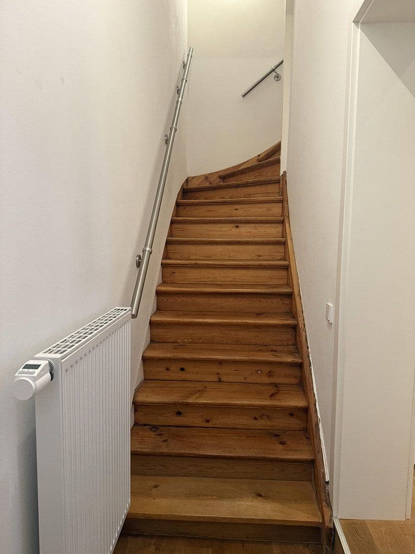Prenájom domu 120 m², pozemok 200 m², Frankfurt, Hesensko Prenájom domu 120 m², pozemok 200 m², Frankfurt, Hesensko