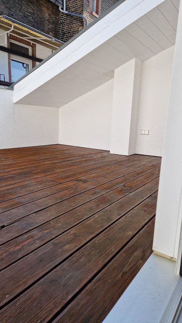Prenájom domu 120 m², pozemok 200 m², Frankfurt, Hesensko Prenájom domu 120 m², pozemok 200 m², Frankfurt, Hesensko