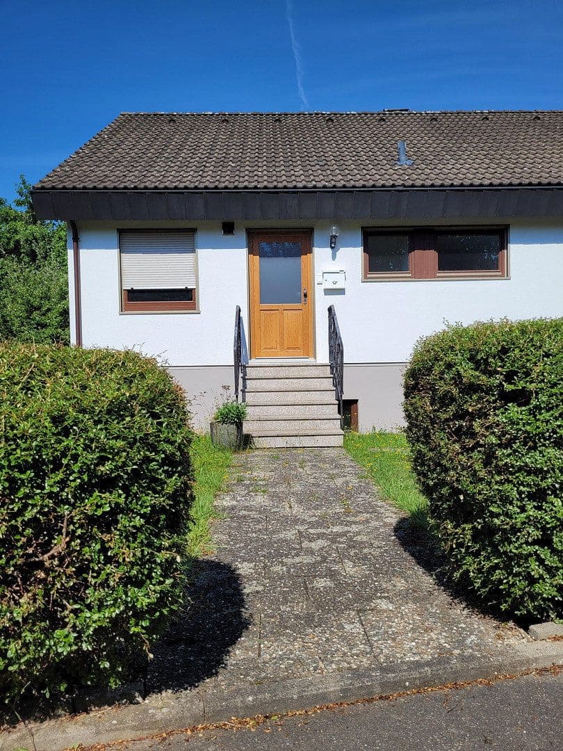 Predaj domu 170 m², pozemok 650 m², Breslauerstraße 48, Mengen, Bádensko-Wurttembersko Predaj domu 170 m², pozemok 650 m², Breslauerstraße 48, Mengen, Bádensko-Wurttembersko