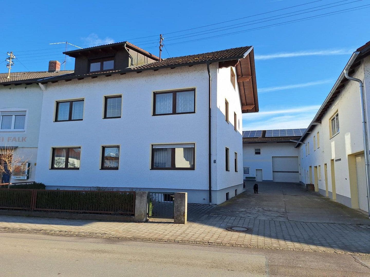 Predaj domu 383 m², pozemok 1.457 m², Schwaigener Str. 28, Mamming, Bavorsko Predaj domu 383 m², pozemok 1.457 m², Schwaigener Str. 28, Mamming, Bavorsko