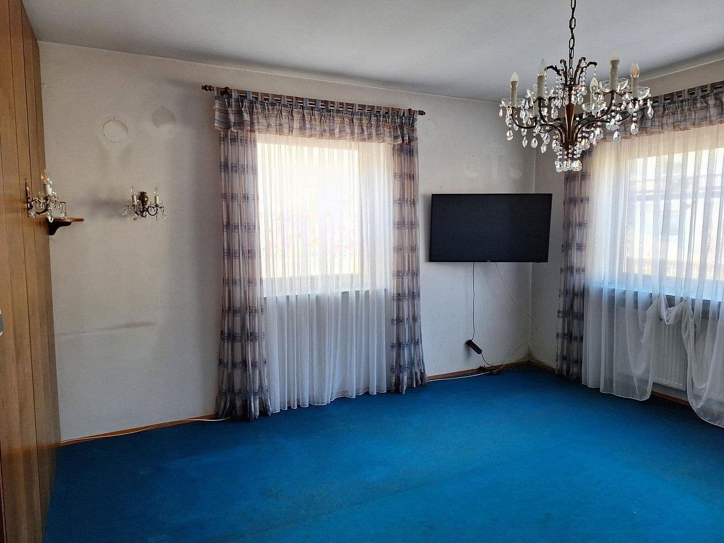 Predaj domu 383 m², pozemok 1.457 m², Schwaigener Str. 28, Mamming, Bavorsko Predaj domu 383 m², pozemok 1.457 m², Schwaigener Str. 28, Mamming, Bavorsko