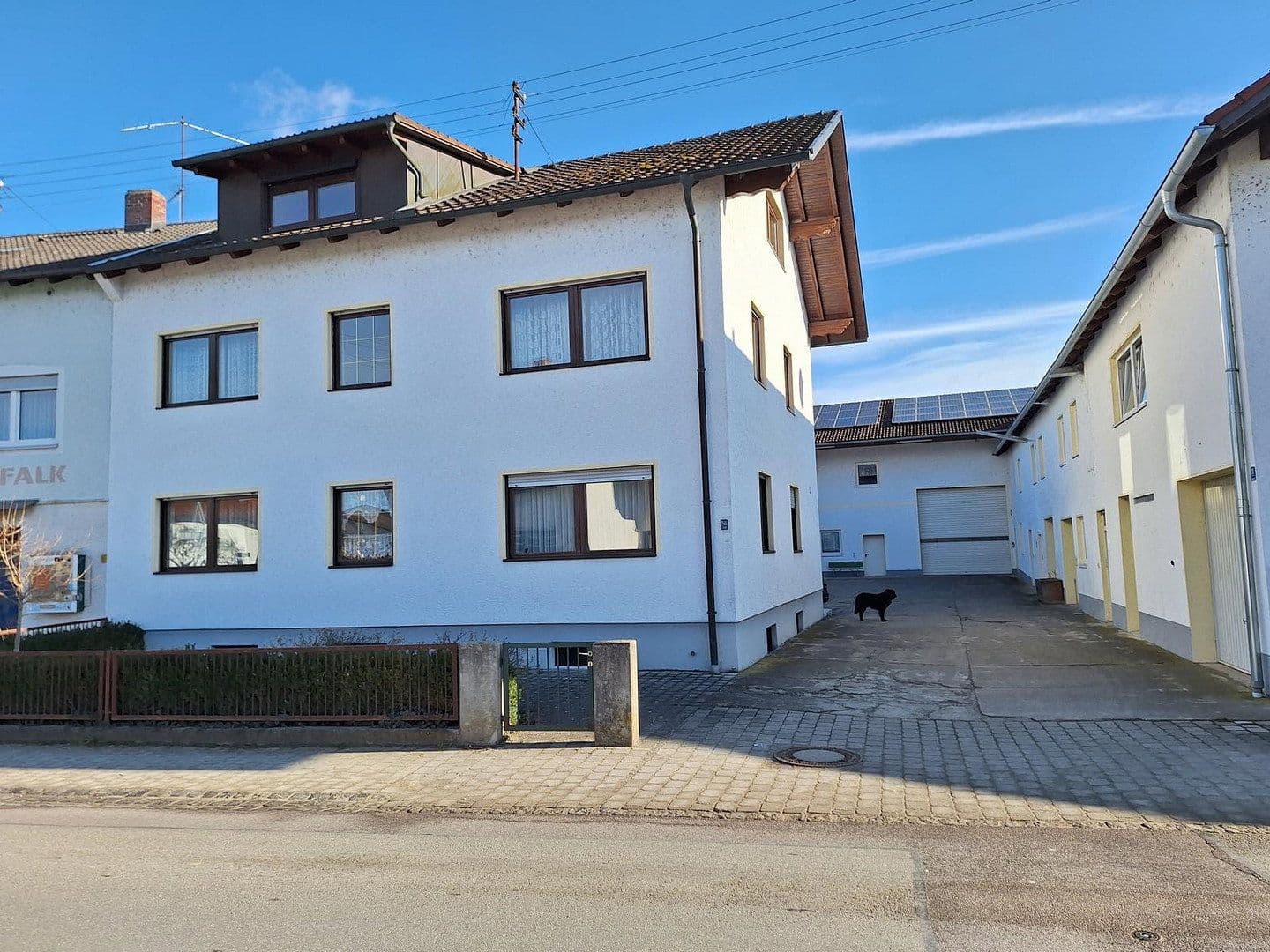 Predaj domu 383 m², pozemok 1.457 m², Schwaigener Str. 28, Mamming, Bavorsko Predaj domu 383 m², pozemok 1.457 m², Schwaigener Str. 28, Mamming, Bavorsko
