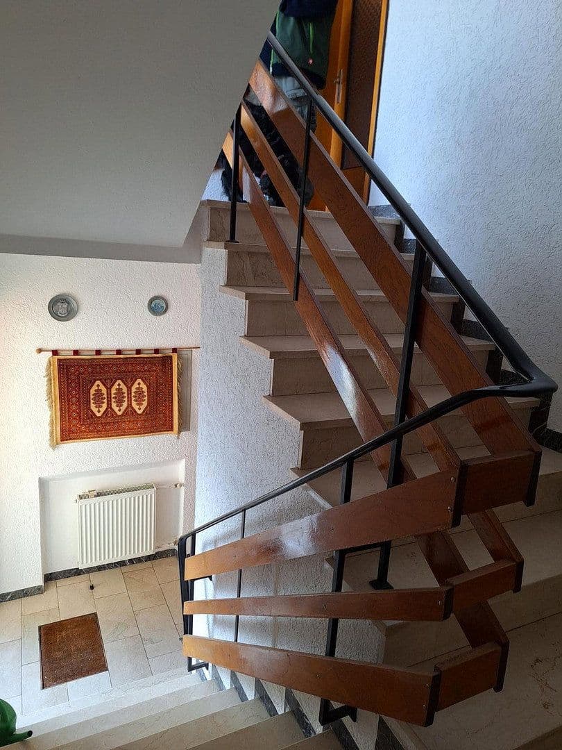 Predaj domu 383 m², pozemok 1.457 m², Schwaigener Str. 28, Mamming, Bavorsko Predaj domu 383 m², pozemok 1.457 m², Schwaigener Str. 28, Mamming, Bavorsko